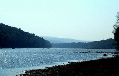Upper Delaware River that runs through Pennsylvania and New York
