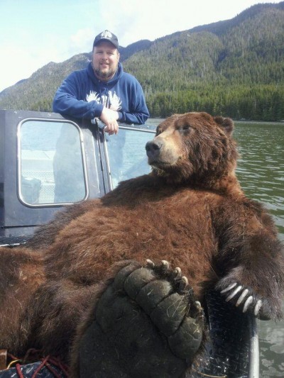Steve West with Muzzleloader World Record grizzly
