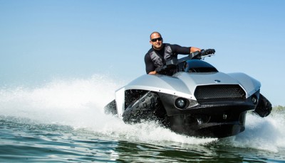 Quadski on water