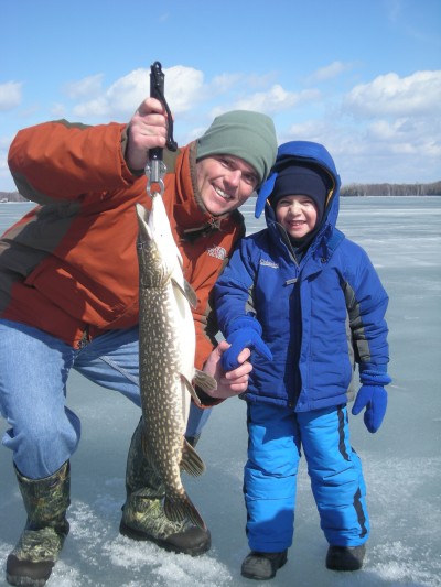 IceFishingChamplain_TomJones_017