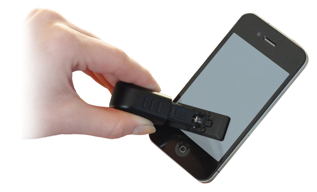 Use New LensPen SmartKlear to Remove Fingerprints from iPhone and