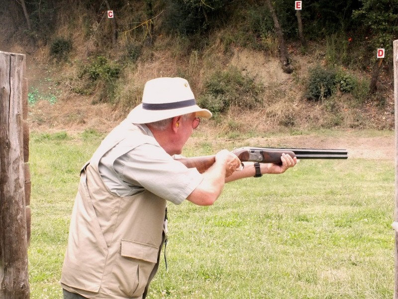 The author gets some hands-on time with the new Beretta 690 Field III over-under shotgun.