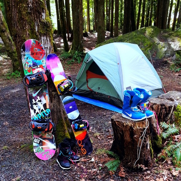 The Nike Zoom Kaiju snowboarding boot, seen here on the right in Imperial Blue, brings together a number of features from other Nike designs.